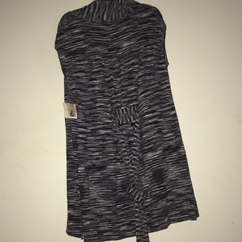 Sweater - Picture 4 of 4